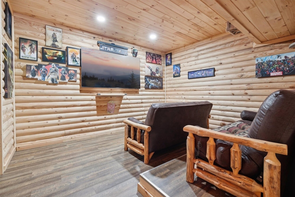 Climbing To New Heights 2 Bedroom Cabin