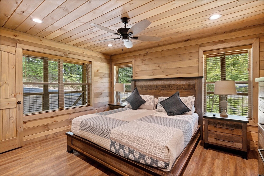 Changes In Latitude 3 Bedroom Cabin by RedAwning view 2