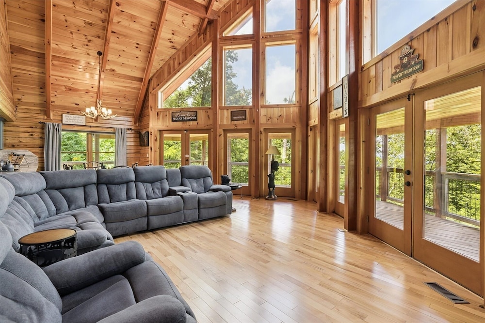 Climbing To New Heights 2 Bedroom Cabin