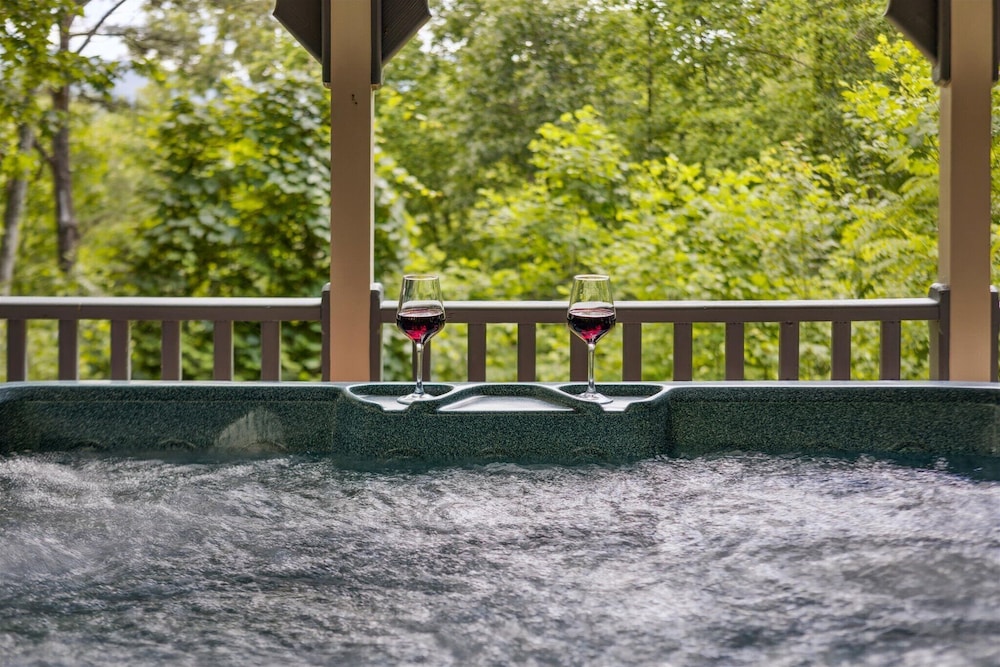 Golf Resort Cabin w Hot Tub Firepit Pool