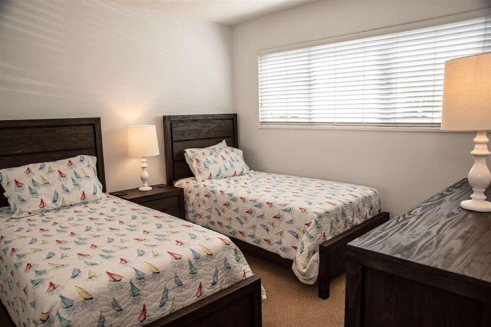 2 Bed Beach Condo #125 2 Bedroom Condo by Sunset Shores Condominiums