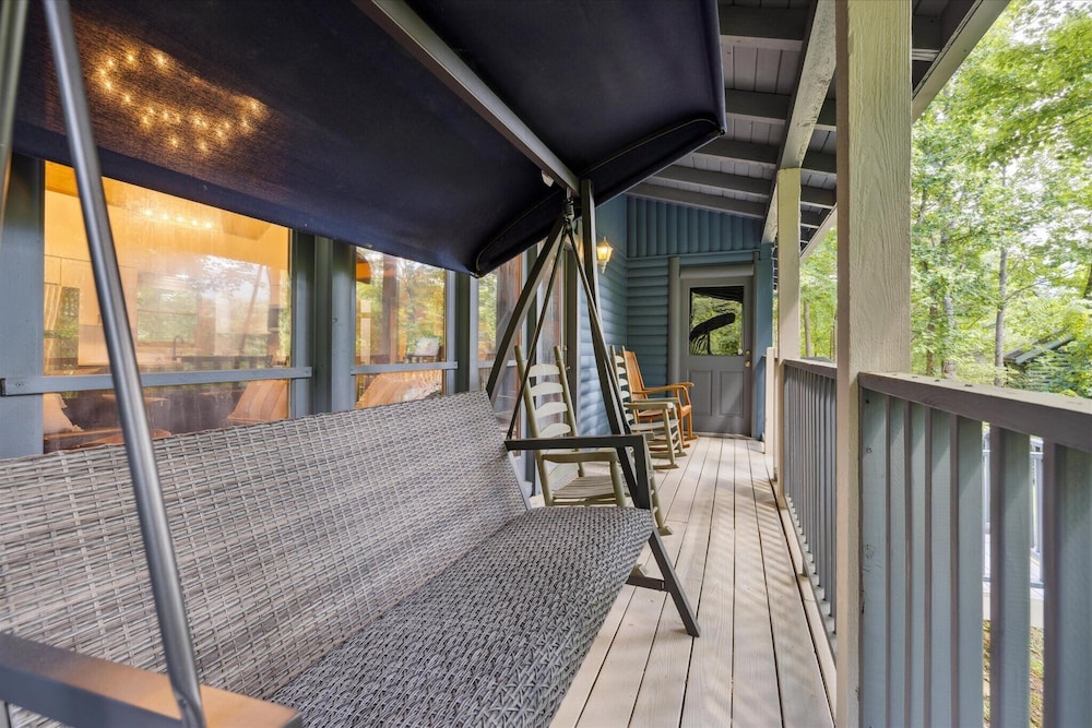 Golf Resort Cabin w Hot Tub Firepit Pool