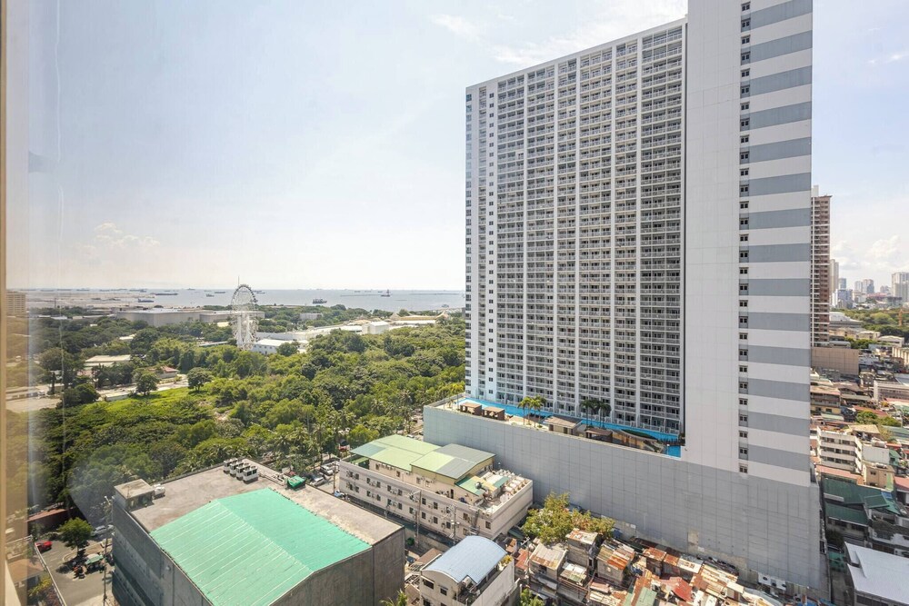 Luxurious Bayview 2BR Near MOA Picc CCP Free Wifi