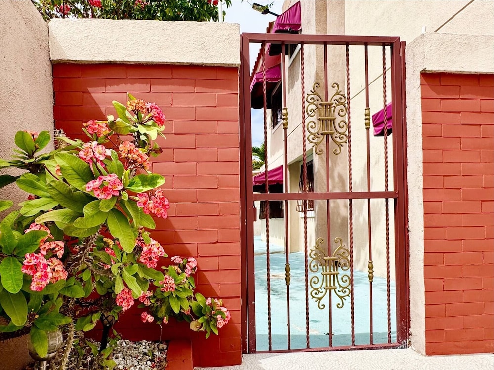 Jacuzzi Haven Villa!