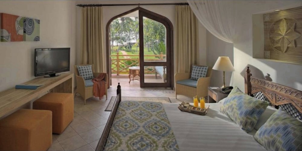 Bluebay Beach Resort Spa view 3