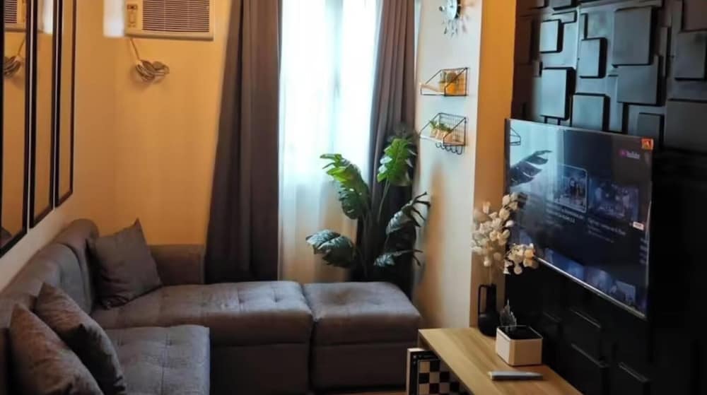 Luxurious and Cozy Condo in Quezon City With City View