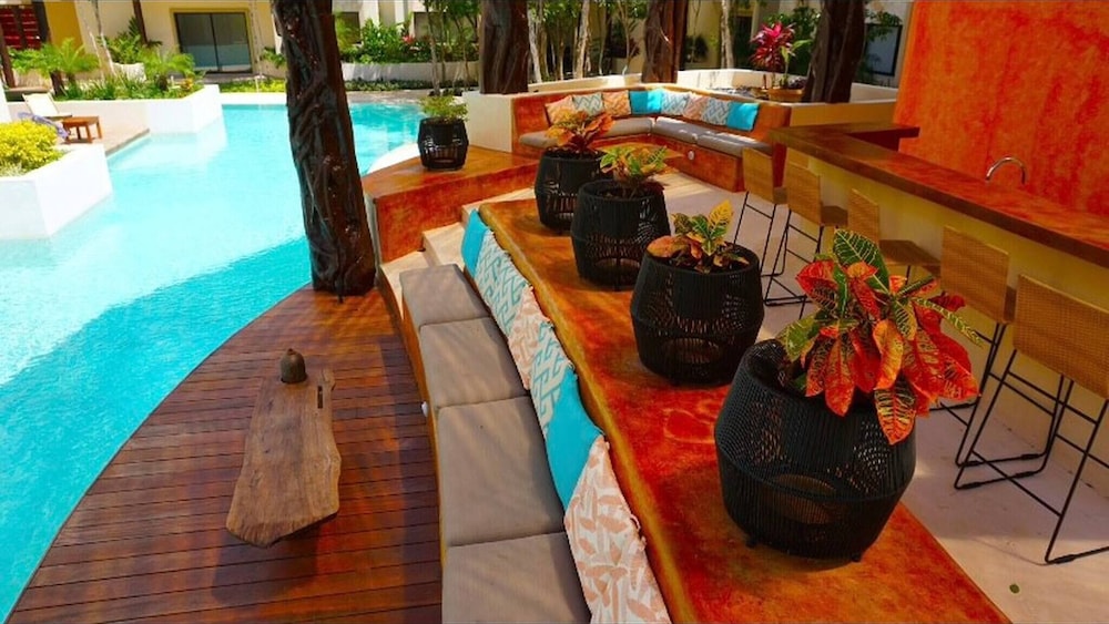 Sleeps 4-6-amazing 2 Bedroom Ph With Bbq & Jacuzzi