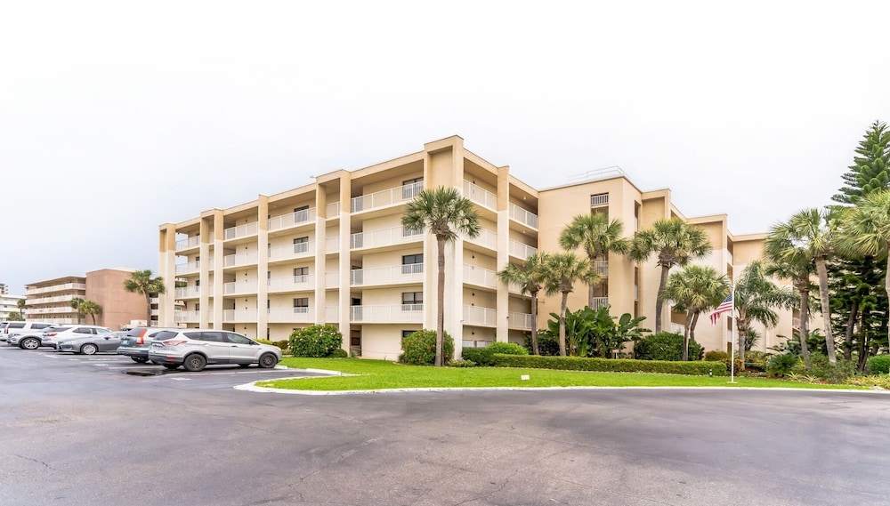 Cute 1br Directly On Beach 1 Bedroom Condo by RedAwning view 5