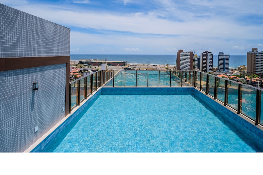 SMT - Building 750m From the Beach in Salvador
