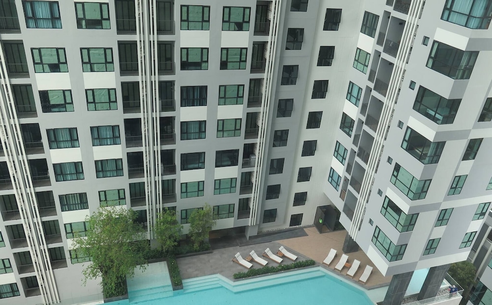 The Base Central Pattaya - 1 bdr Condo With Pool