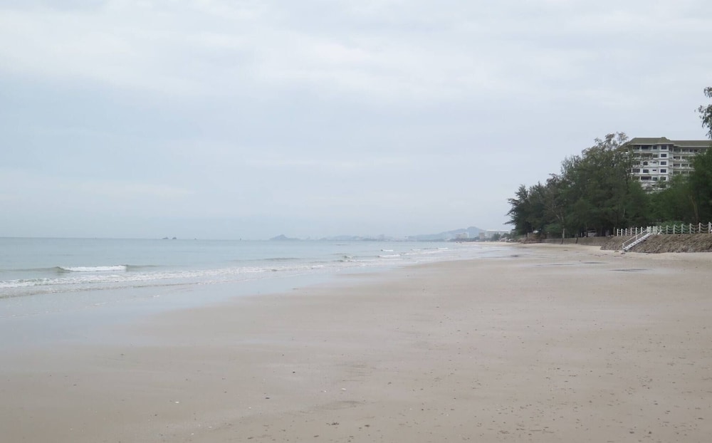 1703 - 2 Bdr Condo Seaview Boathouse Hua Hin