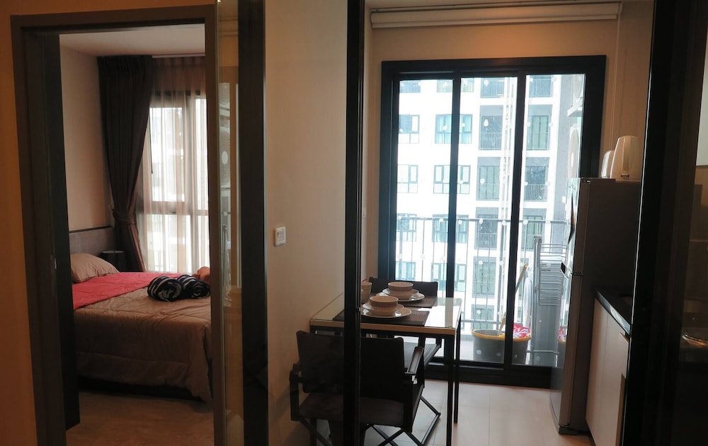 The Base Central Pattaya - 1 bdr Condo With Pool