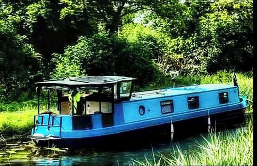 5 Star Stunning Houseboat, no Experience Required! Enjoy the Most Romantic Trip!