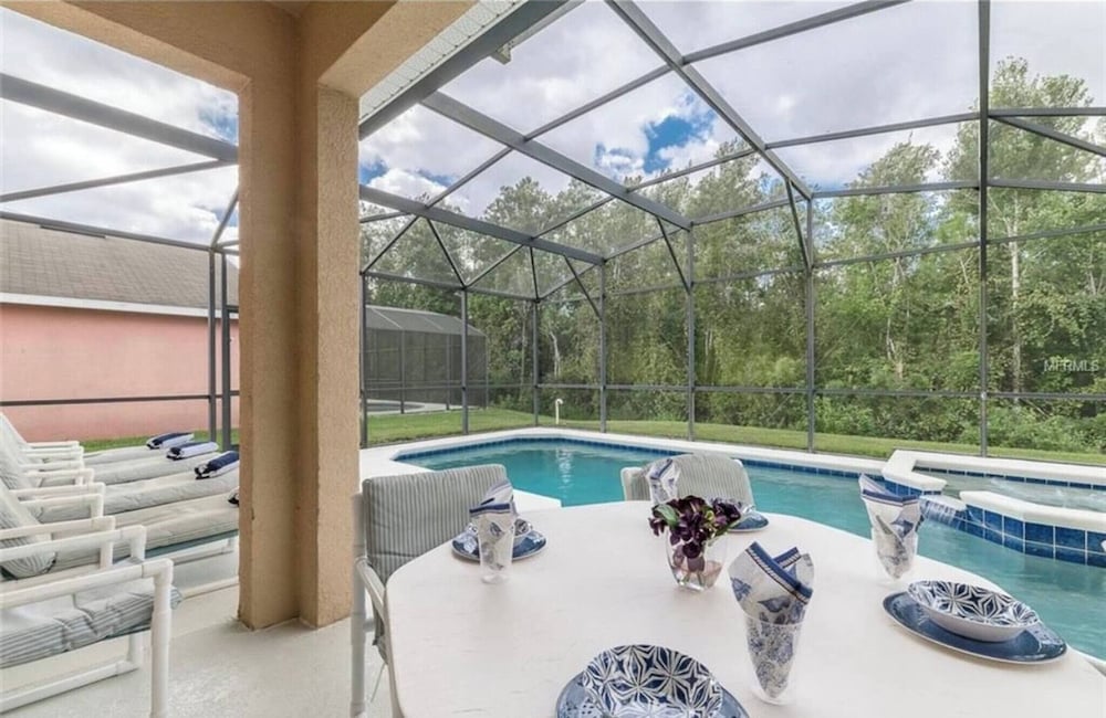 Book Now! Disney and Theme Parks Days, Poolside Family Villa Awaits!