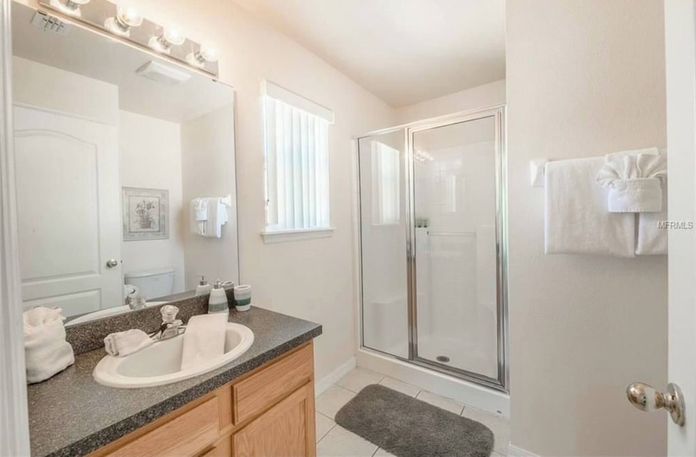 Book Now! Disney and Theme Parks Days, Poolside Family Villa Awaits!