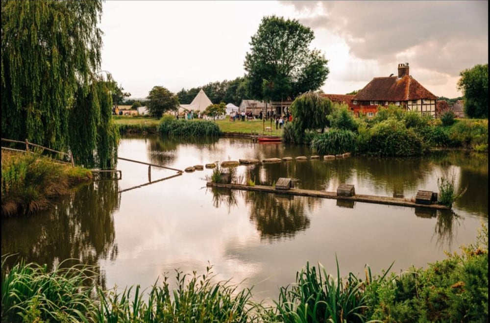 Lakeside Sussex Retreat