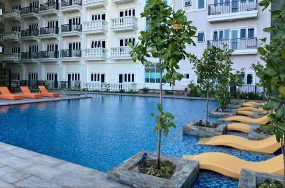 Cozy Iloilo City Condo With Shared Pool and Fitness Center