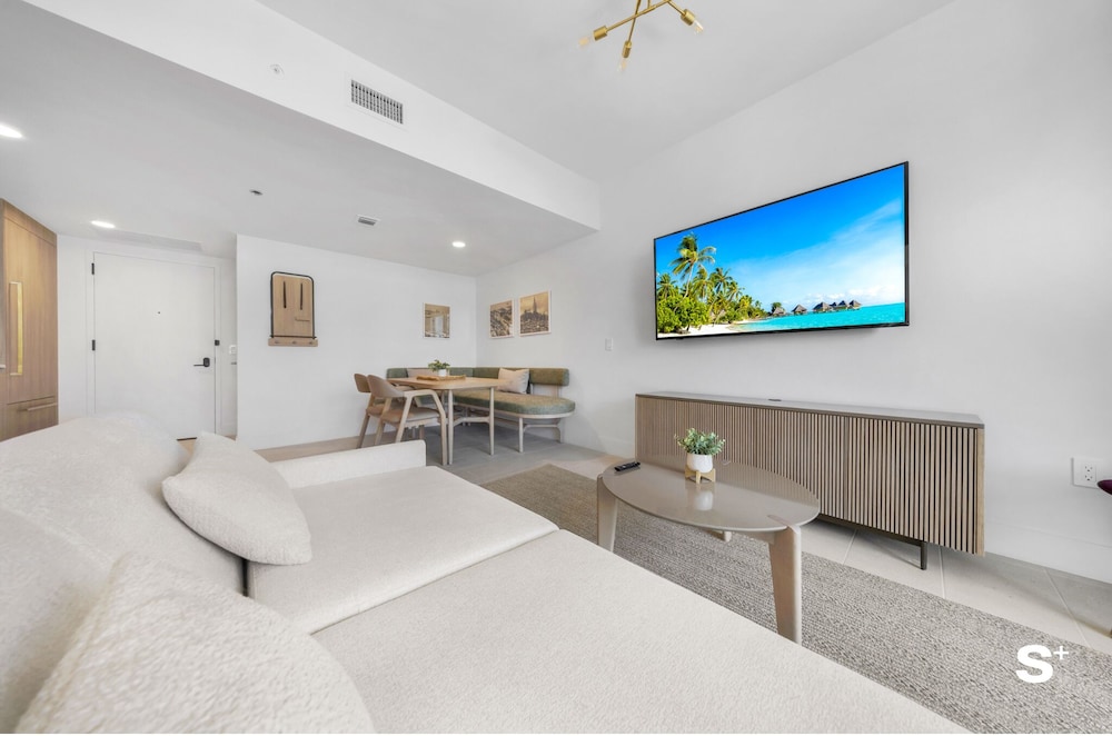 Cityscape Retreat Stylish 1BR