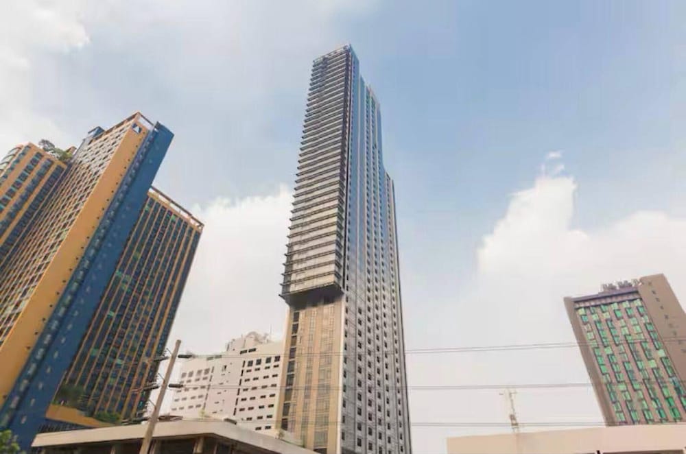 Circle Living Skyline Residence
