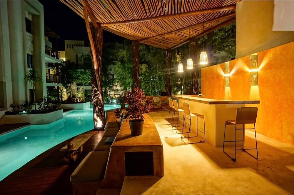 Sleeps 4-6-amazing 2 Bedroom Ph With Bbq & Jacuzzi
