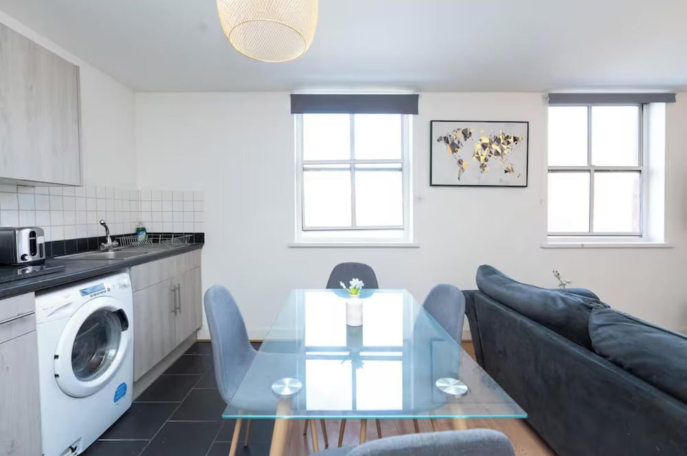 Cozy Southampton Apartment in Prime Location