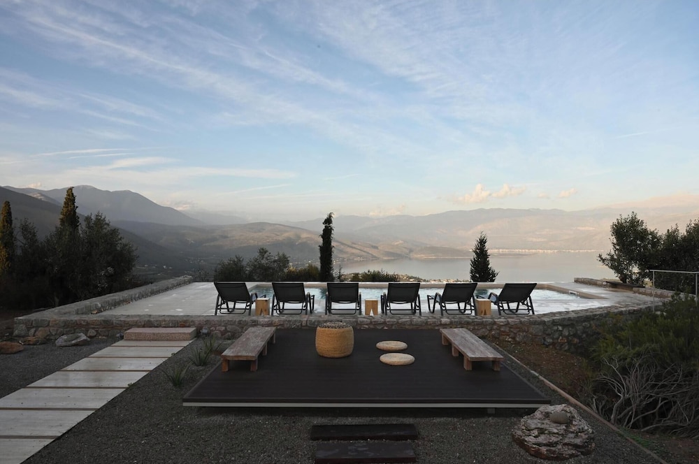 Rosmarino Villa Galaxidi