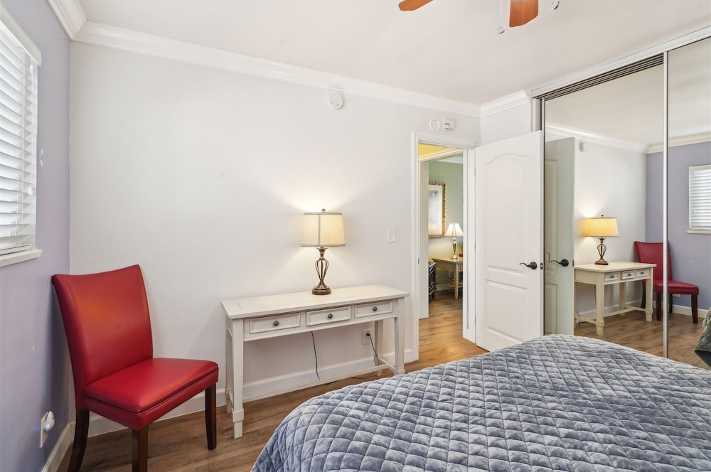 1 Bed Beach Condo #131 1 Bedroom Condo by Sunset Shores Condominiums