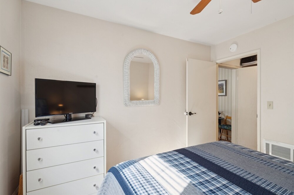 Beach Condo W/private Patio #133 1 Bedroom Condo by Sunset Shores Condominiums