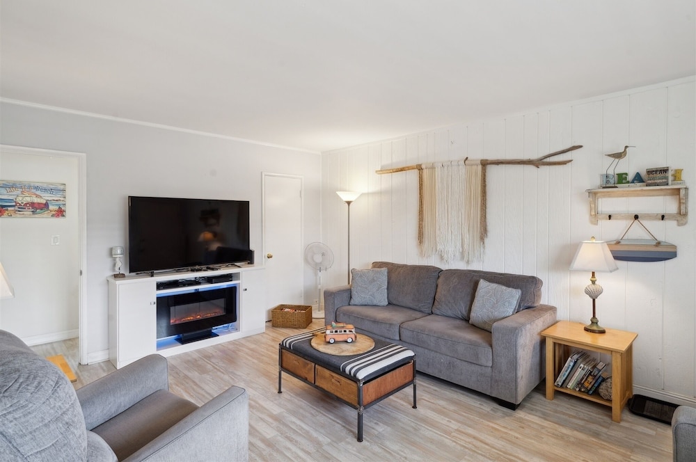4980 Sandyland Road #215 1 Bedroom Condo
