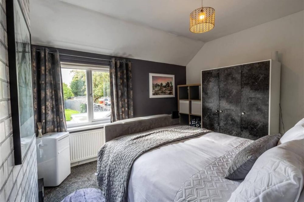Peaceful Retreat in Telford With Modern Amenities