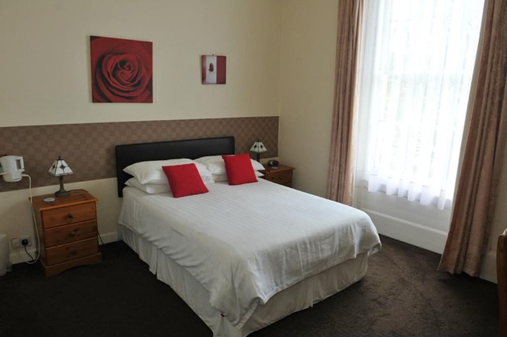 Alister Guest House