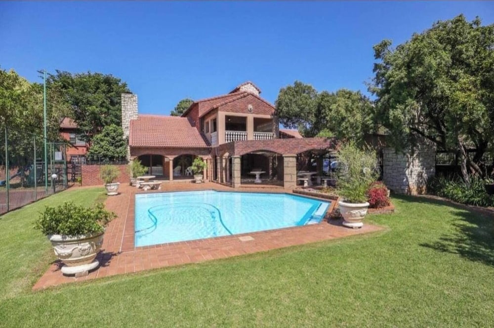 Ground flr 3bed Apartment Private Garden