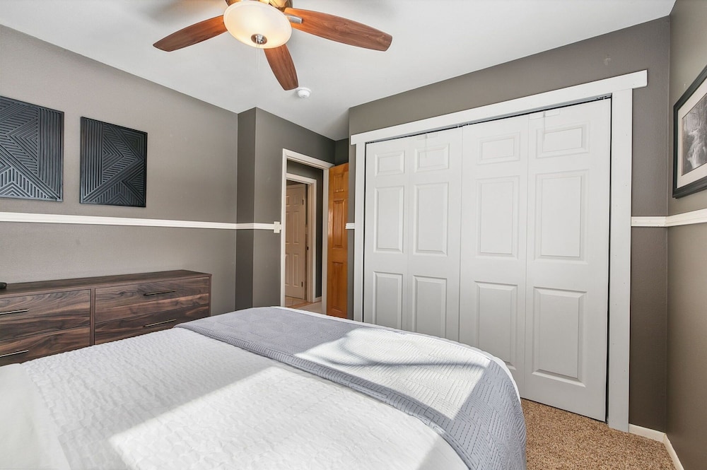 The Rustic Retreat - Pet Friendly w/ Fenced Yard