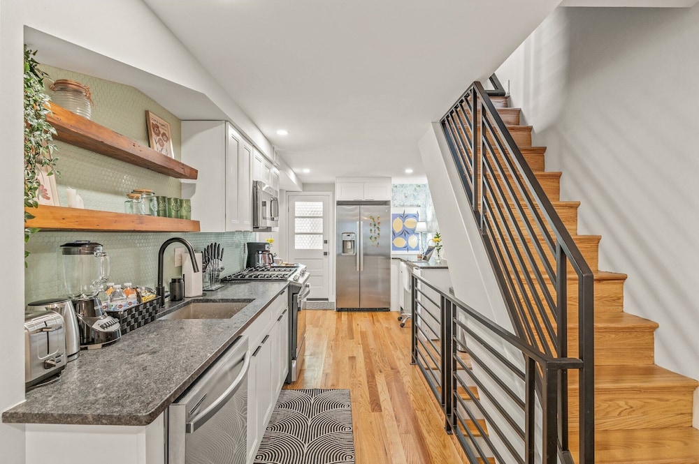 Stylish 3-Bedroom Home in Philly - Property Image 11