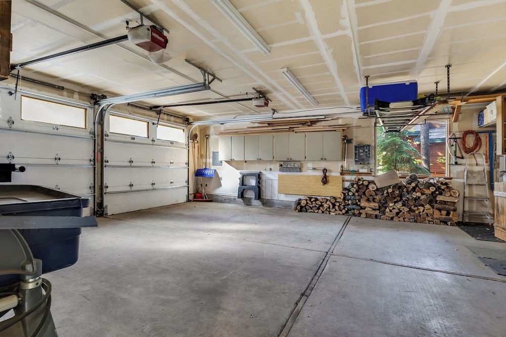 Tahoe Mountain Retreat Sleeps 12!