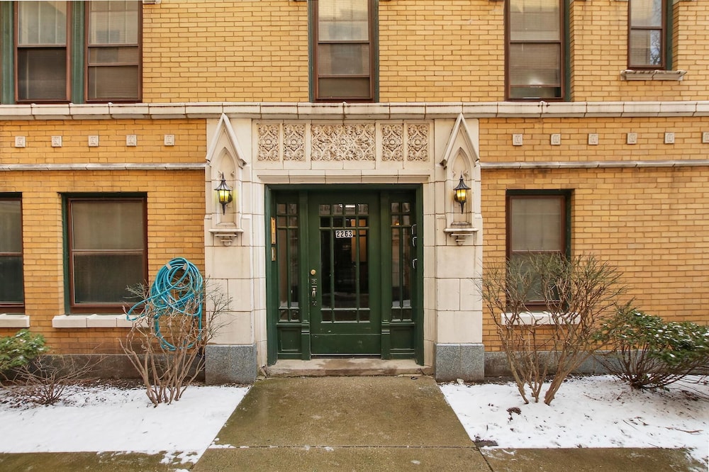 Homey 1BR - Eastwood 2S