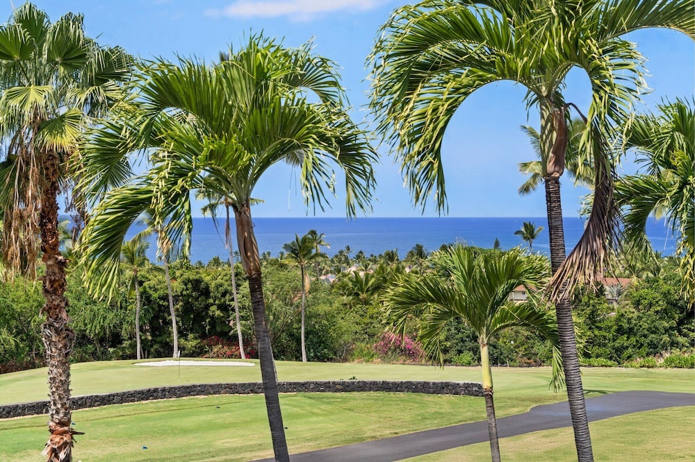 Fully Air-conditioned - Updated Top Floor Including Loft - Ocean Views - Vrkcv