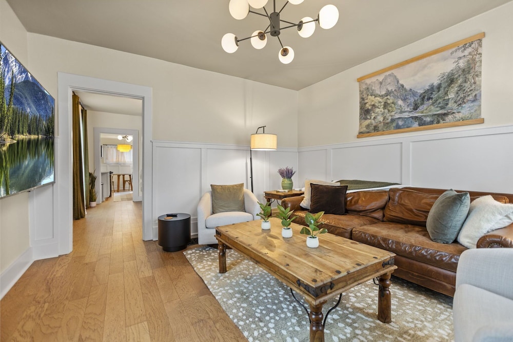 Abode 81 in Newark
