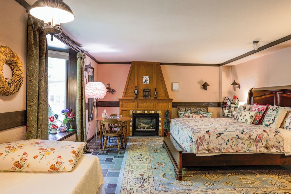 Stone Chalet B&B Inn and Event Center