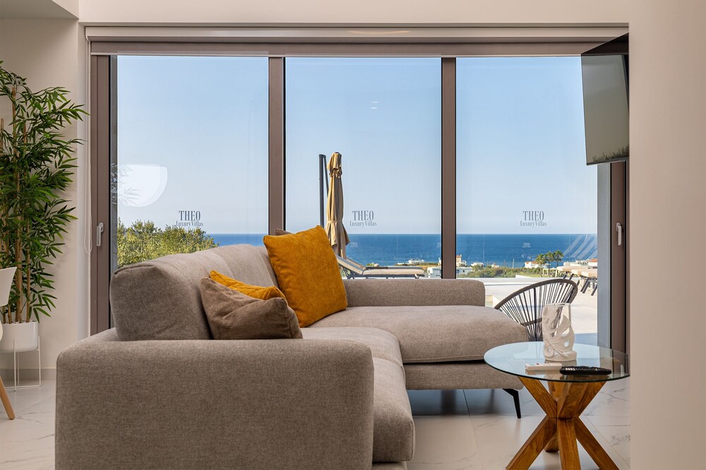 Theo Luxury Villas With Sea View