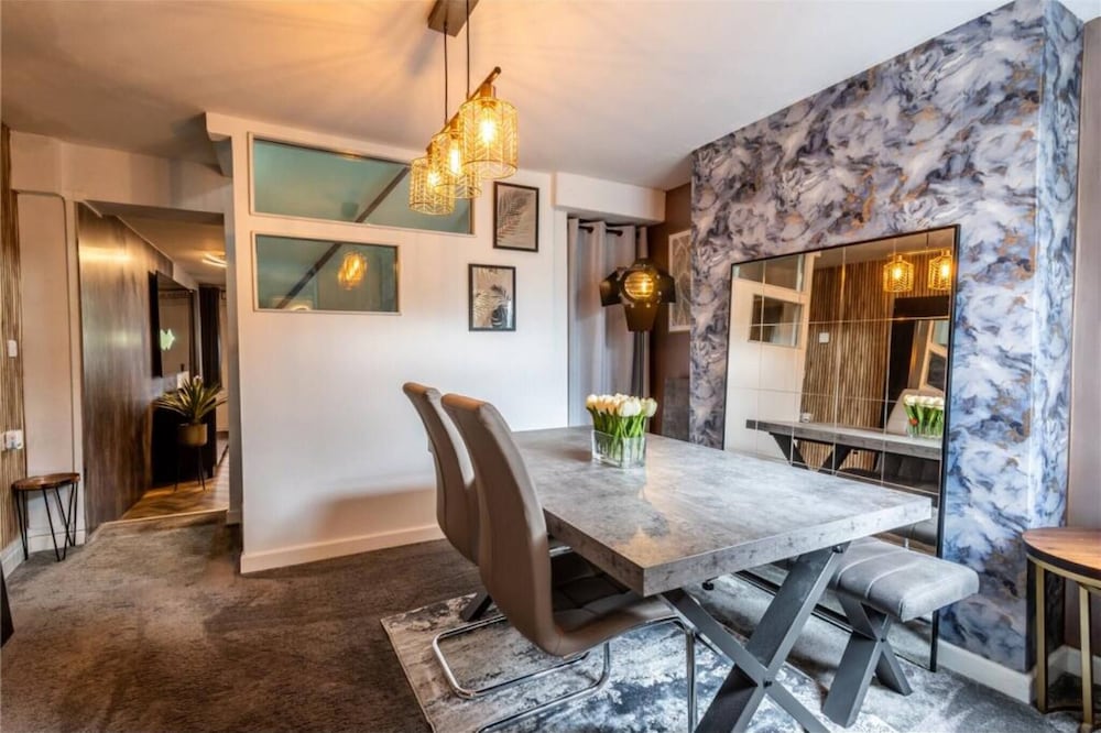 Peaceful Retreat in Telford With Modern Amenities