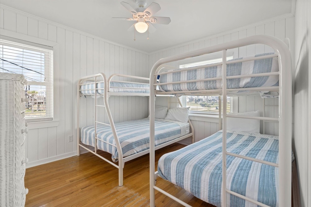 Dauphin Island Escape - 102 Ponchartrain Ct 3 Bedroom Home