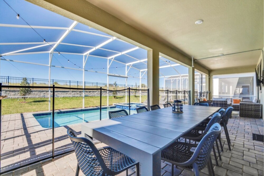 9BED The Goof within 8 miles to Disney - Image 4