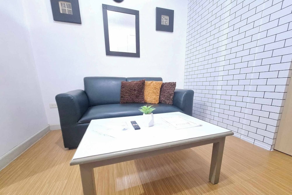 Homey 1BR With Balcony City View in Grace Res