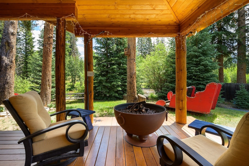 The River House 3 Bedroom Cabin