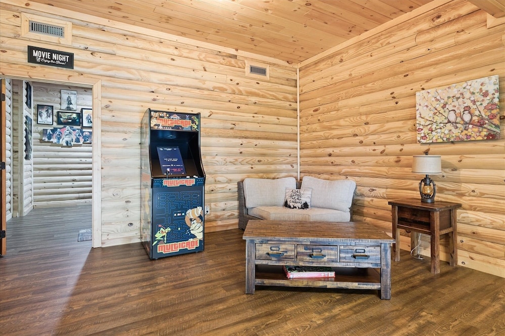 Climbing To New Heights 2 Bedroom Cabin