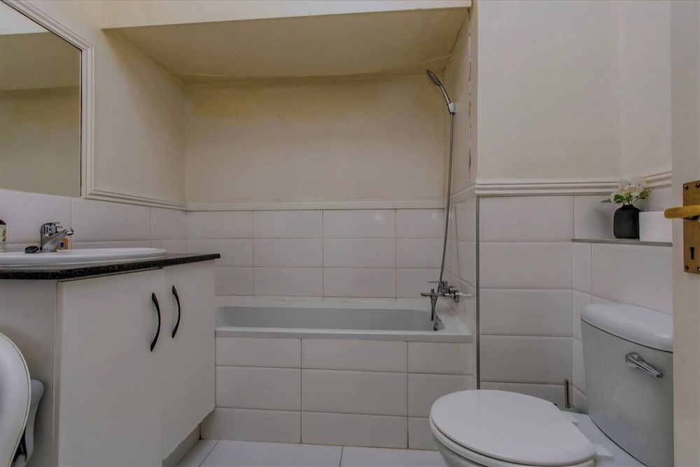 2bed in Sandton City