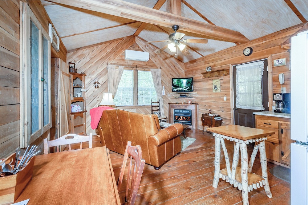 The Cabins at Seven Foxes