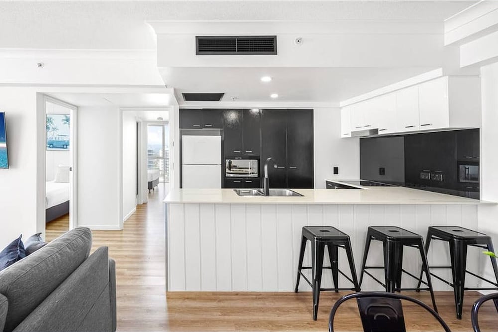 Chevron With 3beds and own Carpark Within Tower3