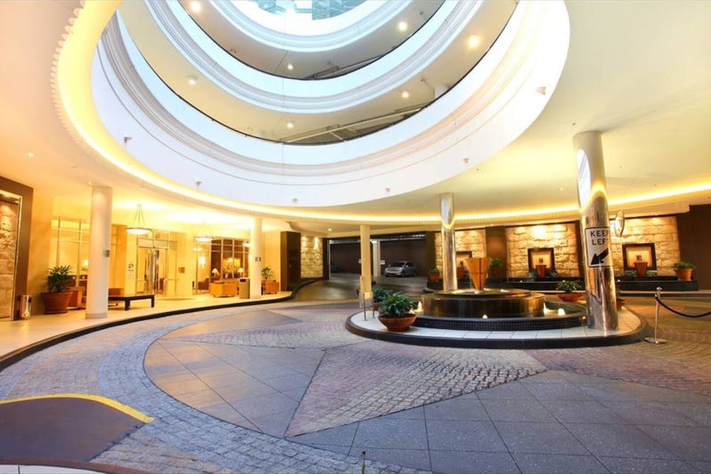 Chevron Tower3 has 2bedrooms 2beds With Car Park